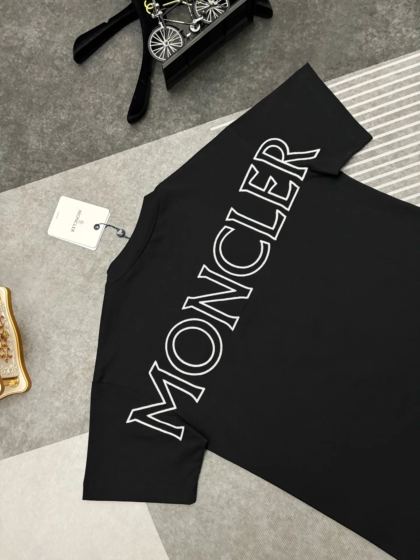 P135💰 MONCLER T 【 Moncler ， 】 New Arrival ， Premium Versatile ， Same Style MONCLER ， T ， ， ， ！ ， ， ， ， ， ， ， ！！ 300 ， ， 。 ， 。 ， ， ！！ Sizes：S、M、L、XL、XXL
